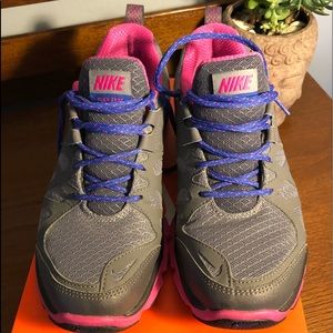 Nike Flex Trail, Gray and Pink